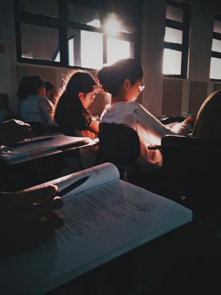Quel est le niveau  requis au TOIEC  en anglais professionnel à Paris ?